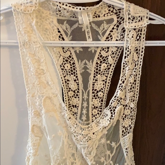 Lace cover/top - Picture 4 of 5